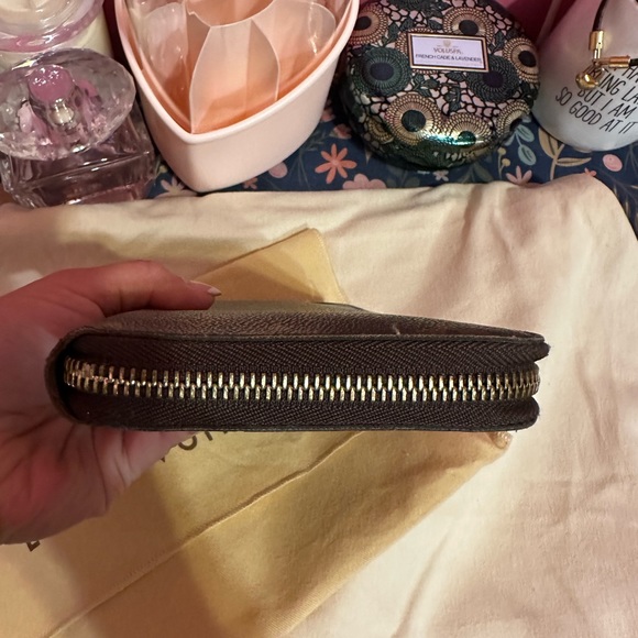 Louis Vuitton Monogram Zippy Organizer - Picture 7 of 7